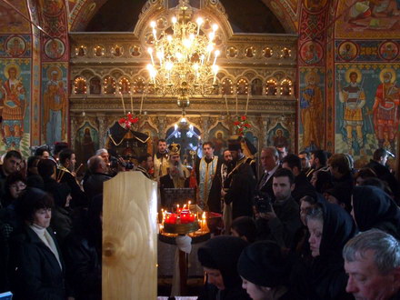 viata i floare abur si roua de dimineata primarul emilian burcea a fost condus pe ultimul drum galerie viata i floare abur si roua de dimineata primarul emilian burcea a fost condus pe ultimul drum galerie