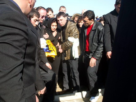 viata i floare abur si roua de dimineata primarul emilian burcea a fost condus pe ultimul drum galerie viata i floare abur si roua de dimineata primarul emilian burcea a fost condus pe ultimul drum galerie