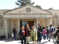 92 de ani de la Unirea Basarabiei cu Romania si ziua Mondiala a Teatrului 