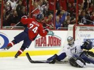 NHL/Walker, dubla la debut (video)