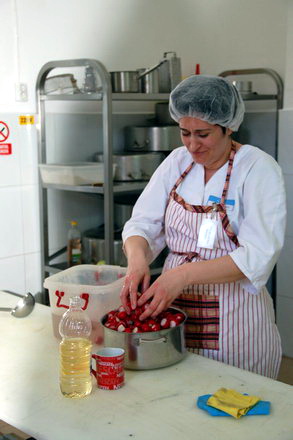 masa traditionala de pasti pentru 300 de bolnavi de la spitalul de boli infectioase galerie foto 22925 masa traditionala de pasti pentru 300 de bolnavi de la spitalul de boli infectioase galerie foto 22925