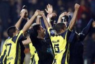 Fotbal (Turcia) Bursa gafaie, Fener si Galata stau la panda