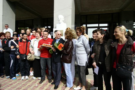 statuie pentru un erou in munca galerie foto 58895 284130 statuie pentru un erou in munca galerie foto 58895 284130