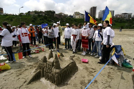 prefectul claudiu palaz a sustinut sa construim europa pe plaja modern galerie foto 88084 284288 prefectul claudiu palaz a sustinut sa construim europa pe plaja modern galerie foto 88084 284288