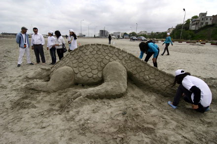 prefectul claudiu palaz a sustinut sa construim europa pe plaja modern galerie foto 88084 284288 prefectul claudiu palaz a sustinut sa construim europa pe plaja modern galerie foto 88084 284288