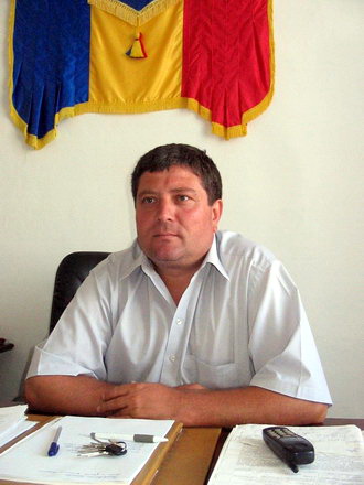 cap_2_topraisar_primar_gheorghe_stelian___.jpg