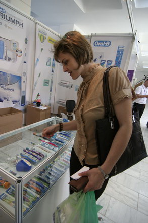 expozitia dentafarma isi va inchide portile galerie foto 20799 287061 expozitia dentafarma isi va inchide portile galerie foto 20799 287061