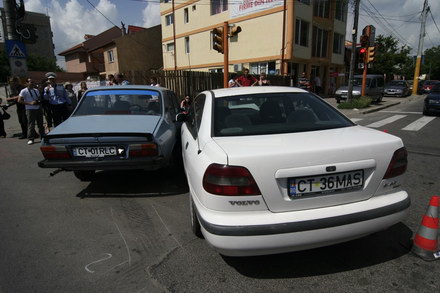 grav accident la intersectia mangaliei cu pandurului galerie foto 26225 287248 grav accident la intersectia mangaliei cu pandurului galerie foto 26225 287248