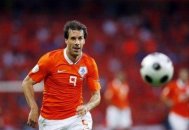 Fotbal (CM 2010) Van Nistelrooy, tot mai departe de Africa