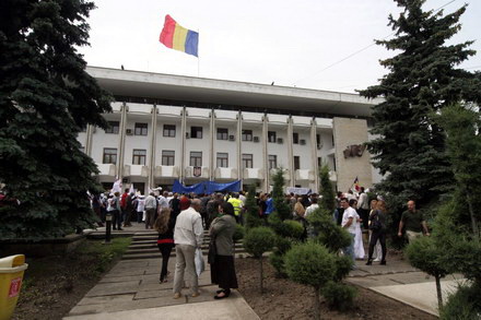 lesinuri un carnet de partid ars galagie si ploaie sindicalistii sefi au mai bifat un miting galerie lesinuri un carnet de partid ars galagie si ploaie sindicalistii sefi au mai bifat un miting galerie