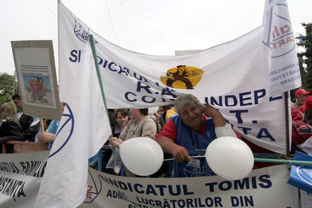 lesinuri un carnet de partid ars galagie si ploaie sindicalistii sefi au mai bifat un miting galerie lesinuri un carnet de partid ars galagie si ploaie sindicalistii sefi au mai bifat un miting galerie