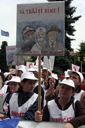 lesinuri un carnet de partid ars galagie si ploaie sindicalistii sefi au mai bifat un miting galerie lesinuri un carnet de partid ars galagie si ploaie sindicalistii sefi au mai bifat un miting galerie