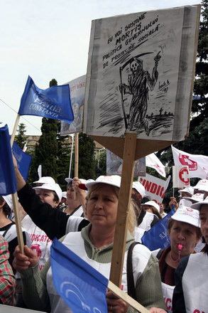 lesinuri un carnet de partid ars galagie si ploaie sindicalistii sefi au mai bifat un miting galerie lesinuri un carnet de partid ars galagie si ploaie sindicalistii sefi au mai bifat un miting galerie