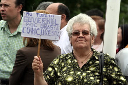 lesinuri un carnet de partid ars galagie si ploaie sindicalistii sefi au mai bifat un miting galerie lesinuri un carnet de partid ars galagie si ploaie sindicalistii sefi au mai bifat un miting galerie