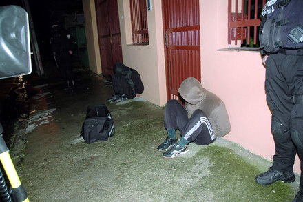 imparatul a cazut la primul jaf cristel aliat cu ciocarlan si velichea in spargeri galerie foto video imparatul a cazut la primul jaf cristel aliat cu ciocarlan si velichea in spargeri galerie foto video