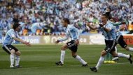 Fotbal (CM) Argentina, succes la debut