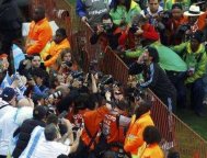 Fotbal (CM) Maradona a facut show inainte de debut