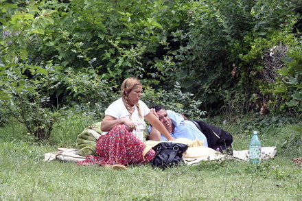 tiganii au vrut sa incinga gratare in curtea spitalului galerie foto 70141 291293 tiganii au vrut sa incinga gratare in curtea spitalului galerie foto 70141 291293