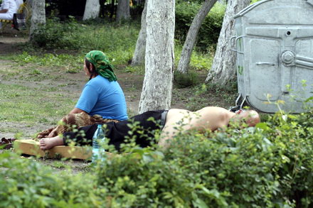 tiganii au vrut sa incinga gratare in curtea spitalului galerie foto 70141 291293 tiganii au vrut sa incinga gratare in curtea spitalului galerie foto 70141 291293