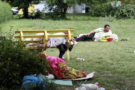 tiganii au vrut sa incinga gratare in curtea spitalului galerie foto 70141 291293 tiganii au vrut sa incinga gratare in curtea spitalului galerie foto 70141 291293