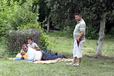 tiganii au vrut sa incinga gratare in curtea spitalului galerie foto 70141 291293 tiganii au vrut sa incinga gratare in curtea spitalului galerie foto 70141 291293