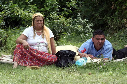 tiganii au vrut sa incinga gratare in curtea spitalului galerie foto 70141 291293 tiganii au vrut sa incinga gratare in curtea spitalului galerie foto 70141 291293