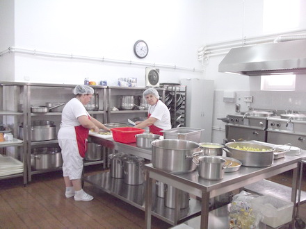 managerul arimex comexim 2000 le asigur angajatilor cele mai bune conditii aer conditionat ventilatie managerul arimex comexim 2000 le asigur angajatilor cele mai bune conditii aer conditionat ventilatie