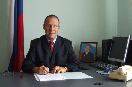 consul_victor_demin_01.jpg