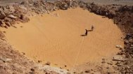 Un crater urias, facut recent de un meteorit a fost descoperit in Egipt