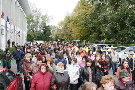 greva spontana de la constanta programata prin e mail si sms galerie foto 78618 302275 greva spontana de la constanta programata prin e mail si sms galerie foto 78618 302275