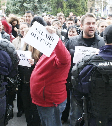 greva spontana de la constanta programata prin e mail si sms galerie foto 78618 302275 greva spontana de la constanta programata prin e mail si sms galerie foto 78618 302275