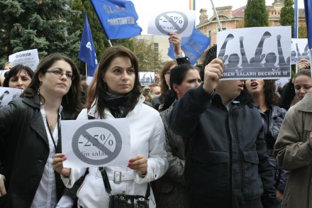 functionarii publici in a cincea zi de protestcristian moldovanu in rolul regizorului galerie foto 15524 functionarii publici in a cincea zi de protestcristian moldovanu in rolul regizorului galerie foto 15524