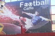 Football Caffe, un bar amplasat într-un loc ciudat (document)