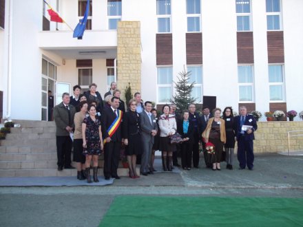 vrabie si palaz au inaugurat corpul scolii de arte si meserii din pestera galerie foto 82582 304862 vrabie si palaz au inaugurat corpul scolii de arte si meserii din pestera galerie foto 82582 304862
