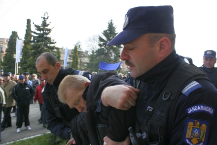 un fost angajat al primariei constanta s a luptat cu jandarmii palaz aveam informatii ca se vor produce un fost angajat al primariei constanta s a luptat cu jandarmii palaz aveam informatii ca se vor produce