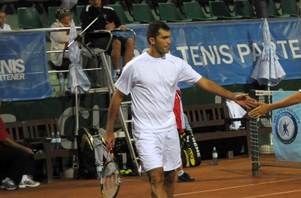 tecau.jpg