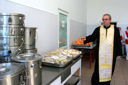 masa traditionala de florii pentru bolnavii de la spitalul de urgenta si de la sbi galerie foto 74489 masa traditionala de florii pentru bolnavii de la spitalul de urgenta si de la sbi galerie foto 74489