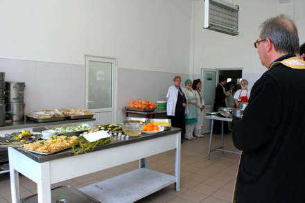 masa traditionala de florii pentru bolnavii de la spitalul de urgenta si de la sbi galerie foto 74489 masa traditionala de florii pentru bolnavii de la spitalul de urgenta si de la sbi galerie foto 74489