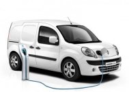 Renault a adus la Bucureşti două autovehicule electriceSe decide viitorul hibridelor în România 