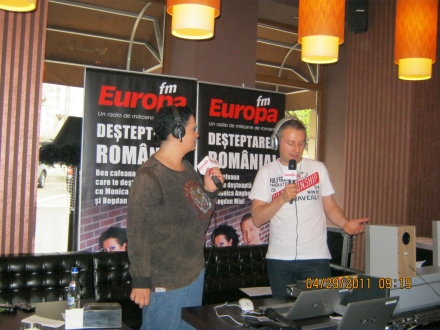 in direct de la cafe cafe monica anghel si bogdan miu au dat desteptarea la europa fm de la malul marii in direct de la cafe cafe monica anghel si bogdan miu au dat desteptarea la europa fm de la malul marii