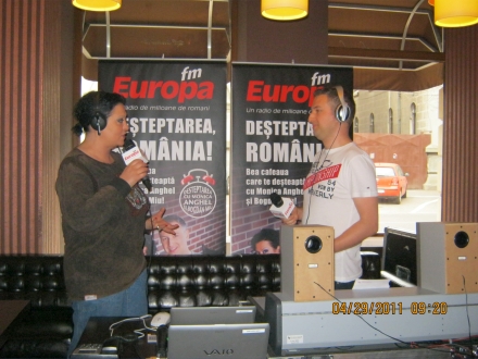 in direct de la cafe cafe monica anghel si bogdan miu au dat desteptarea la europa fm de la malul marii in direct de la cafe cafe monica anghel si bogdan miu au dat desteptarea la europa fm de la malul marii