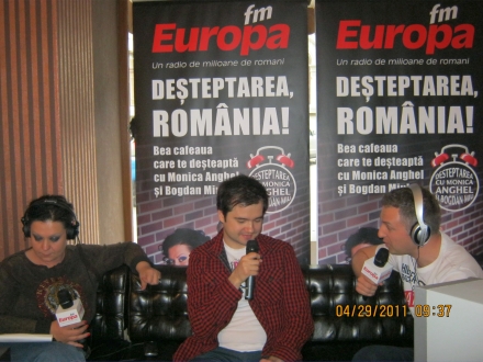 in direct de la cafe cafe monica anghel si bogdan miu au dat desteptarea la europa fm de la malul marii in direct de la cafe cafe monica anghel si bogdan miu au dat desteptarea la europa fm de la malul marii