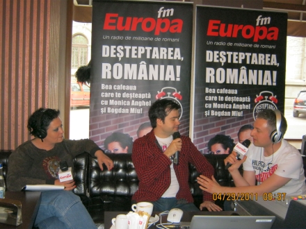 in direct de la cafe cafe monica anghel si bogdan miu au dat desteptarea la europa fm de la malul marii in direct de la cafe cafe monica anghel si bogdan miu au dat desteptarea la europa fm de la malul marii