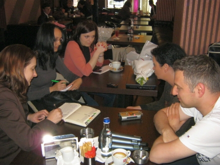 in direct de la cafe cafe monica anghel si bogdan miu au dat desteptarea la europa fm de la malul marii in direct de la cafe cafe monica anghel si bogdan miu au dat desteptarea la europa fm de la malul marii