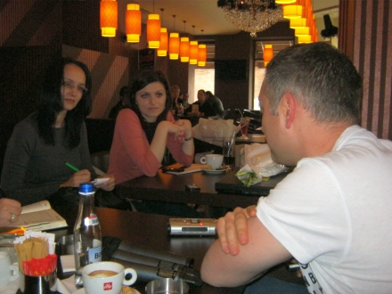 in direct de la cafe cafe monica anghel si bogdan miu au dat desteptarea la europa fm de la malul marii in direct de la cafe cafe monica anghel si bogdan miu au dat desteptarea la europa fm de la malul marii