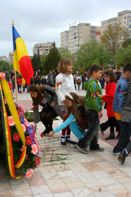 cine a participat la ceremonialul militar de ziua eroilor galerie foto 36046 325031 cine a participat la ceremonialul militar de ziua eroilor galerie foto 36046 325031