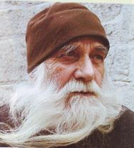 AVVA IULIAN LAZAR, duhovnicul schitului Prodromu “Multumescu-ti Tie, Doamne, ca-mi ingadui sa vorbesc cu Tine!”