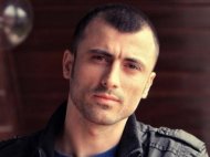 Cum îţi pierzi capul în faţa succesului