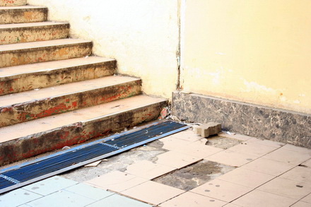 nesiguranta si mirosuri pestilentiale primaria a mutat trecerea de pietoni de la tomis prin pasajul mizerabil nesiguranta si mirosuri pestilentiale primaria a mutat trecerea de pietoni de la tomis prin pasajul mizerabil