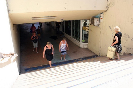 nesiguranta si mirosuri pestilentiale primaria a mutat trecerea de pietoni de la tomis prin pasajul mizerabil nesiguranta si mirosuri pestilentiale primaria a mutat trecerea de pietoni de la tomis prin pasajul mizerabil